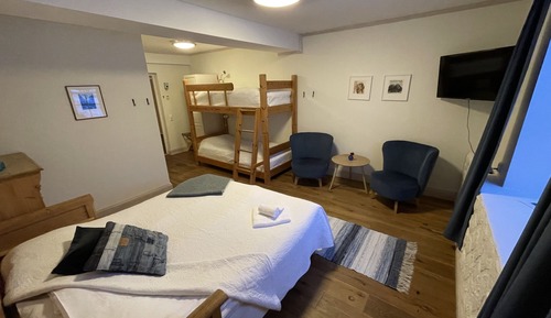 Habitación cuádruple Confort, no fumadores, baño privado