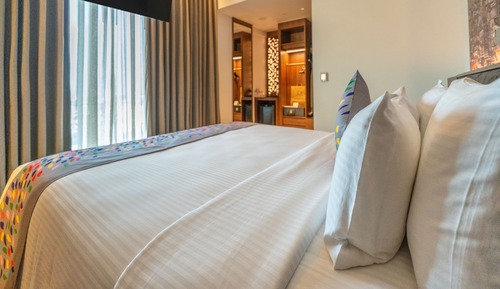 Deluxe Double Room with Partial Sea View