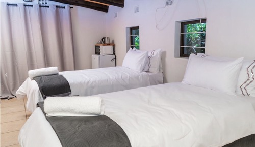 Habitación superior con 1 cama doble o 2 individuales