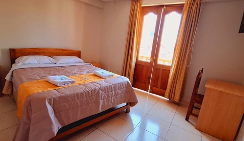 Habitación básica doble, 1 cama de matrimonio, balcón, vistas al parque