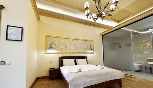 Habitación de lujo, bañera, junto a la piscina