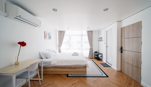 Habitación clásica doble, 1 cama de matrimonio grande con sofá cama