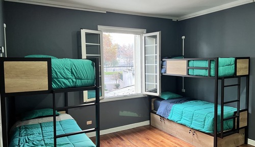 Dormitorio compartido económico, dormitorio mixto