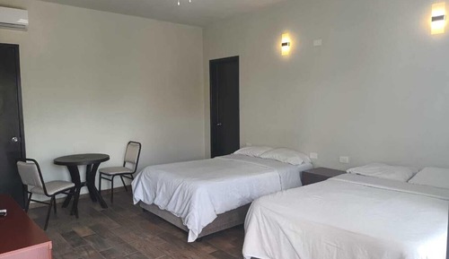 Habitación doble superior, 2 camas dobles, no fumadores, baño privado