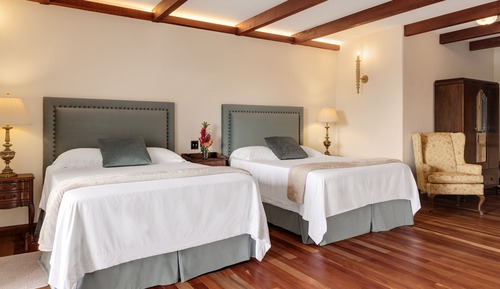 Habitación estándar, varias camas, balcón, vistas al jardín (Standard Room)