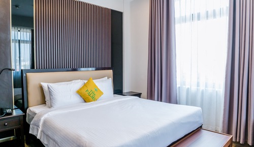 Habitación Deluxe, 1 cama de matrimonio grande, vistas a la ciudad