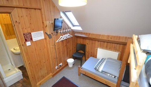 Habitación triple estándar, baño privado (3 bed bunk room)