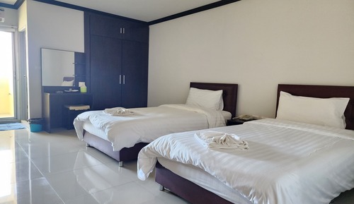 Habitación superior con 1 cama doble o 2 individuales