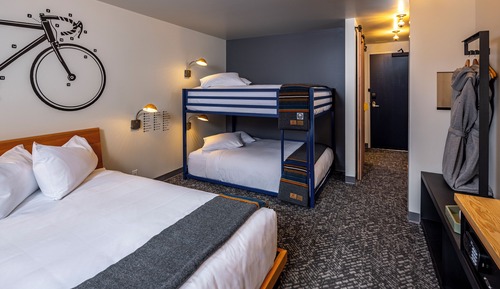 Habitación (Queen with Bunk Bed)