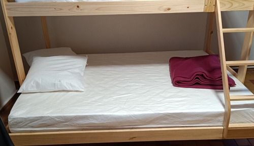 Dormitorio compartido Confort, varias camas