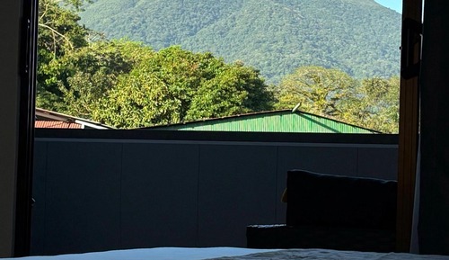 Habitación superior, vistas a la montaña