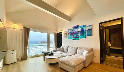 Suite básica, vistas al mar