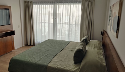Estudio superior, 1 cama de matrimonio con sofá cama
