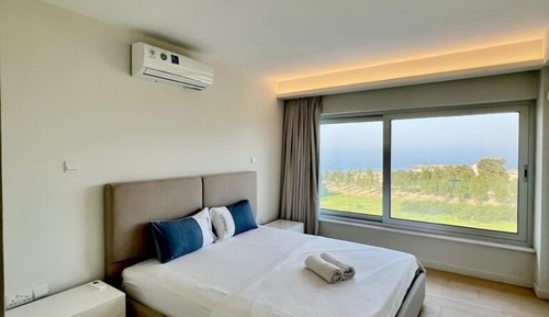 Suite de lujo, 3 habitaciones, vistas al mar, junto a la piscina