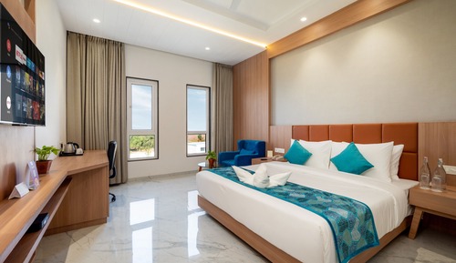 Deluxe Room King Bed