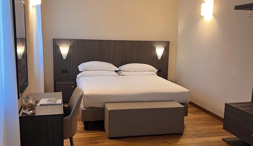 Habitación superior con 1 cama doble o 2 individuales