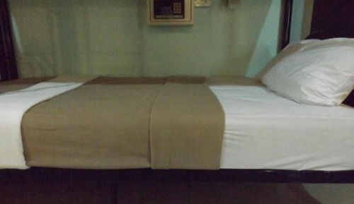 Dormitorio compartido básico, dormitorio mixto