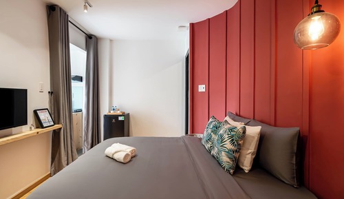 Estudio Deluxe, 1 cama de matrimonio, balcón, vistas al patio
