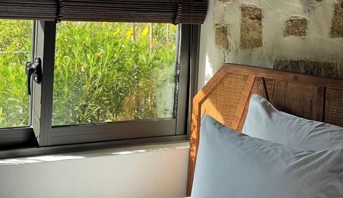 Habitación doble superior, 1 cama de matrimonio, bañera, vistas al jardín