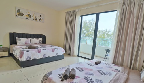 Villa familiar, 5 habitaciones, vistas al mar, frente al mar