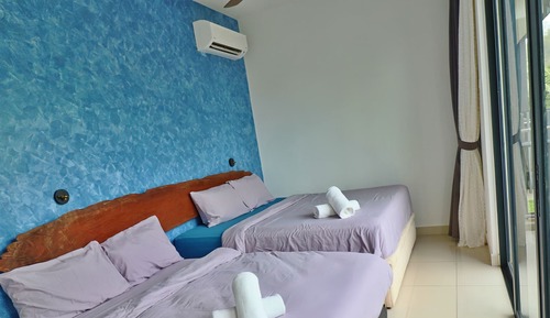 Villa familiar, 4 habitaciones, junto a la playa