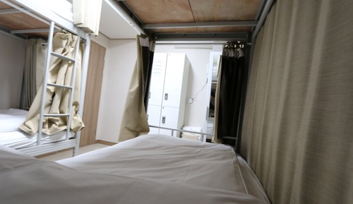Dormitorio compartido, solo para mujeres (4 people)
