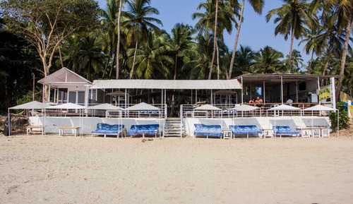 Casa de campo, mirando al mar