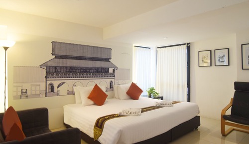 Habitación Deluxe, 1 cama de matrimonio, vistas a la piscina, en esquina