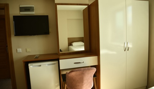 Habitación básica con 1 cama doble o 2 individuales