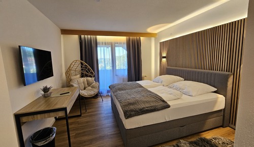 Habitación Confort doble, 1 cama de matrimonio, balcón