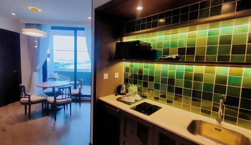 Ático panorámico, 2 habitaciones, piscina privada, vistas a la playa