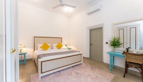 Habitación Deluxe doble, 1 cama de matrimonio grande, bañera, vistas al jardín