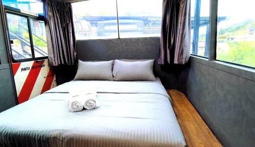 Cabaña exclusiva, 1 cama de matrimonio con sofá cama, vistas a la montaña, junto a la montaña