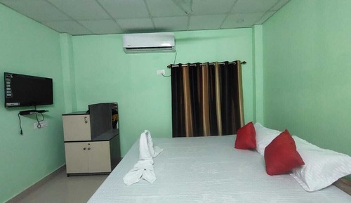 Habitación básica con 1 cama doble o 2 individuales