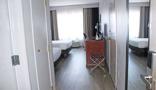 Habitación Confort con 1 cama doble o 2 individuales, 2 camas de matrimonio