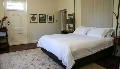 Casa superior, 4 habitaciones, piscina privada, vistas al jardín
