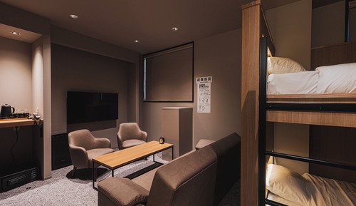 Habitación Deluxe, varias camas, no fumadores (Deluxe Family Force)