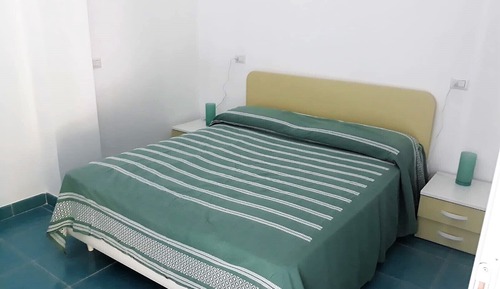 Apartamento Confort, 1 cama doble con sofá cama, vistas parciales al mar, planta baja