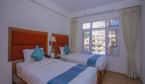 Habitación básica con 2 camas individuales, 2 camas individuales