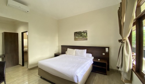 Habitación superior con 1 cama doble o 2 individuales, vistas a la montaña