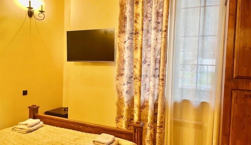 Habitación Confort doble, 1 cama de matrimonio, baño privado, planta baja