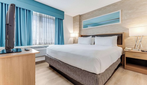 Suite, varias camas (Kids Suite One Queen with Bunk Bed)