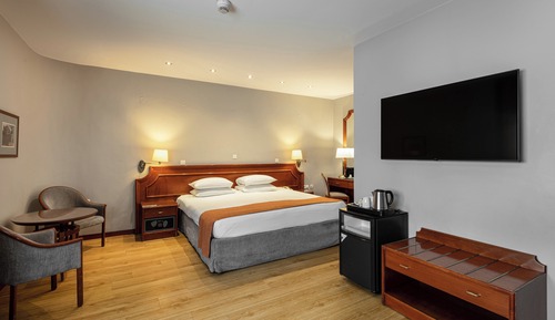 Suite, 1 cama de matrimonio grande con sofá cama