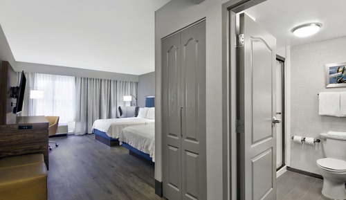 Habitación, 2 camas de matrimonio, no fumadores (Mobility & Hearing, Roll-in Shower)