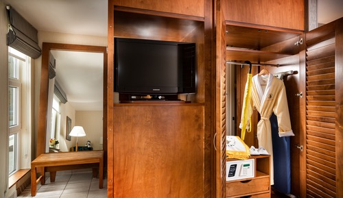 Estudio, 2 camas de matrimonio (Roll-in Shower, Communication Feat.)