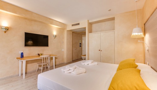 Habitación triple superior, vistas parciales al mar (3 Adults)