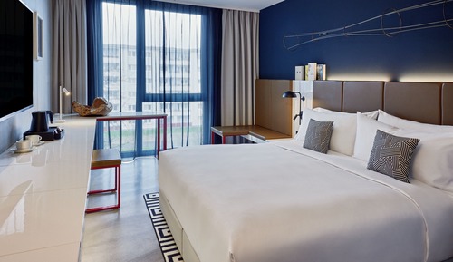 Habitación Confort, 1 cama de matrimonio grande, vistas a la ciudad