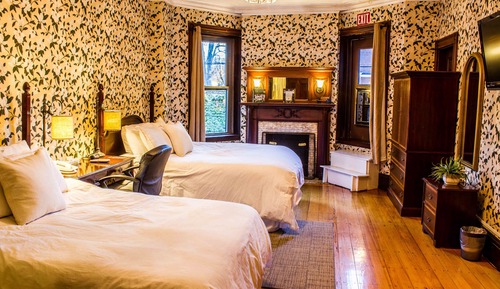 Deluxe Double Room with Two Double Beds @ 1087 Beacon St. 
