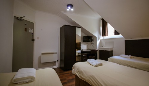 Triple Room, Shared Bathroom