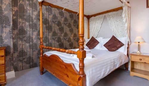 Habitación doble superior, baño privado (Standard Four Poster)
